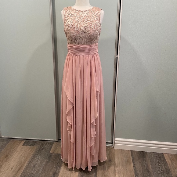 Eliza J Dresses & Skirts - Eliza J Floor Length Gown